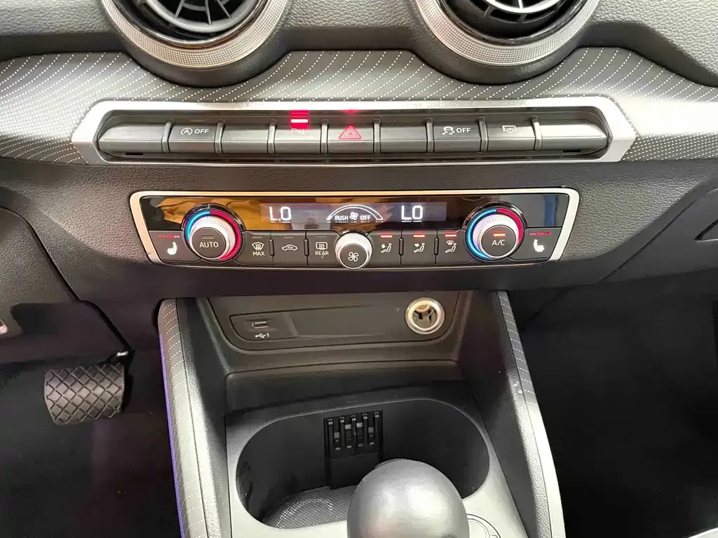 Audi Q2L 2023 из CN, фото 6