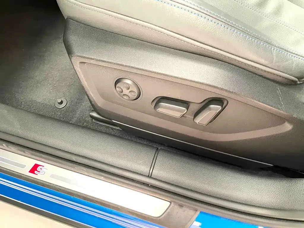 Audi Q2L 2023 из CN, фото 7