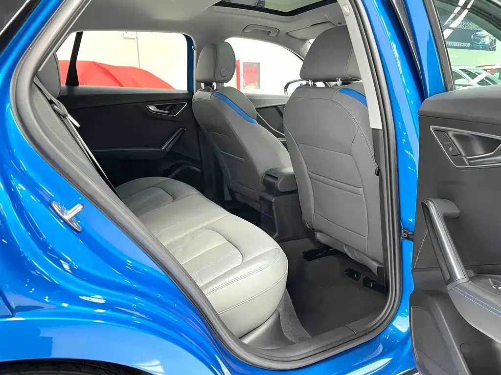 Audi Q2L 2023 из CN, фото 5