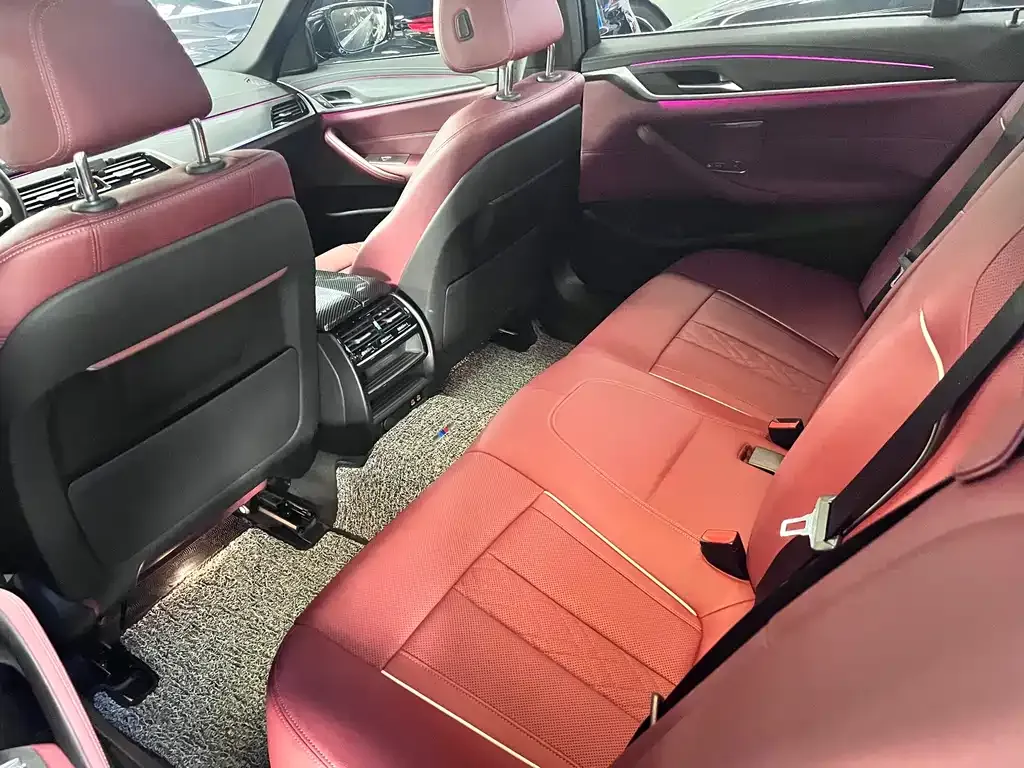 BMW 5 Series New Energy — фото 8