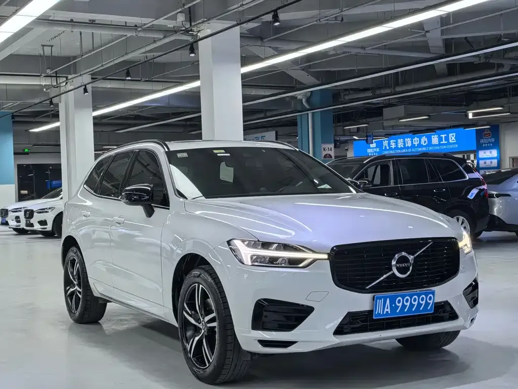 Volvo XC60 — фото 9