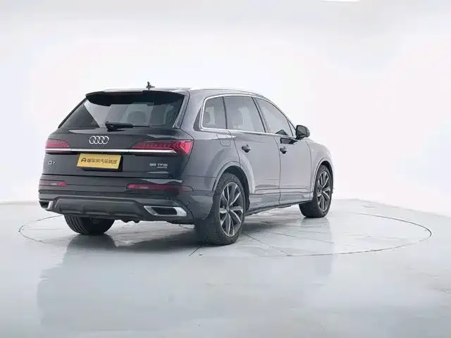 Audi Q7 2021 из CN, фото 2