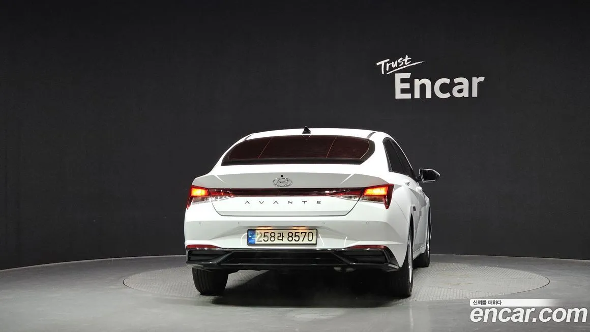 Hyundai AVANTE — фото 3