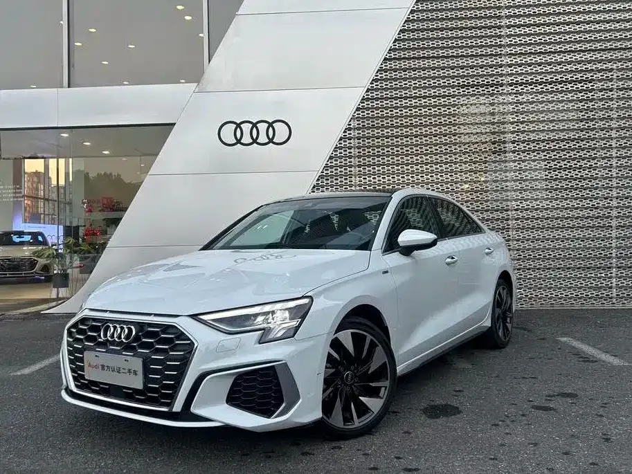 Audi A3 — фото 1