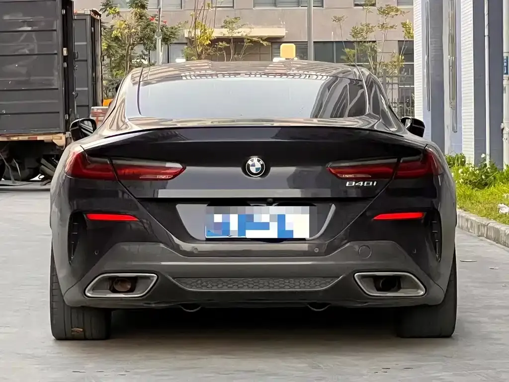 BMW 8 Series — фото 4