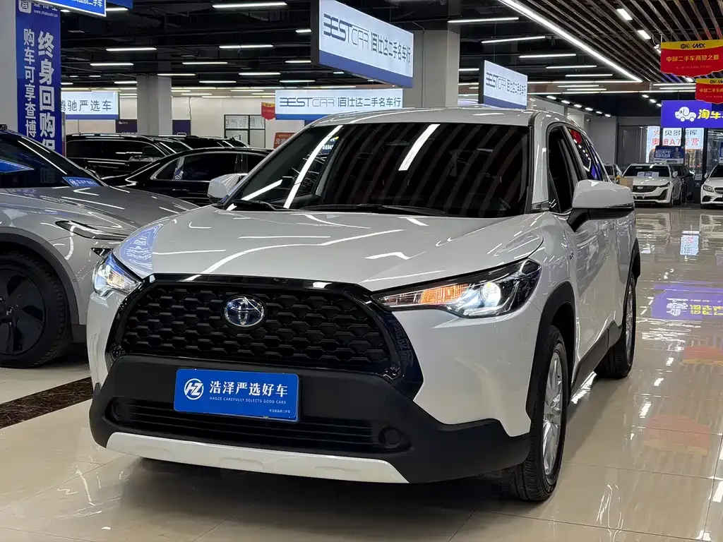 Toyota Corolla Cross 2024 из CN, фото 1
