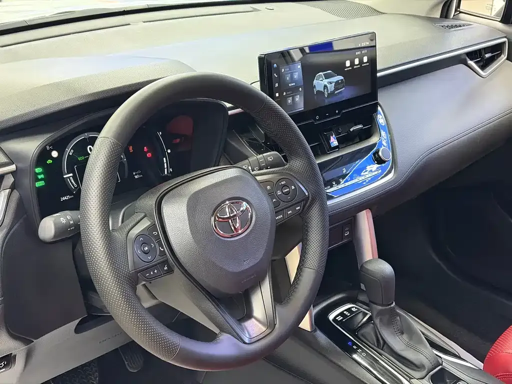 Toyota Corolla Cross 2024 из CN, фото 4