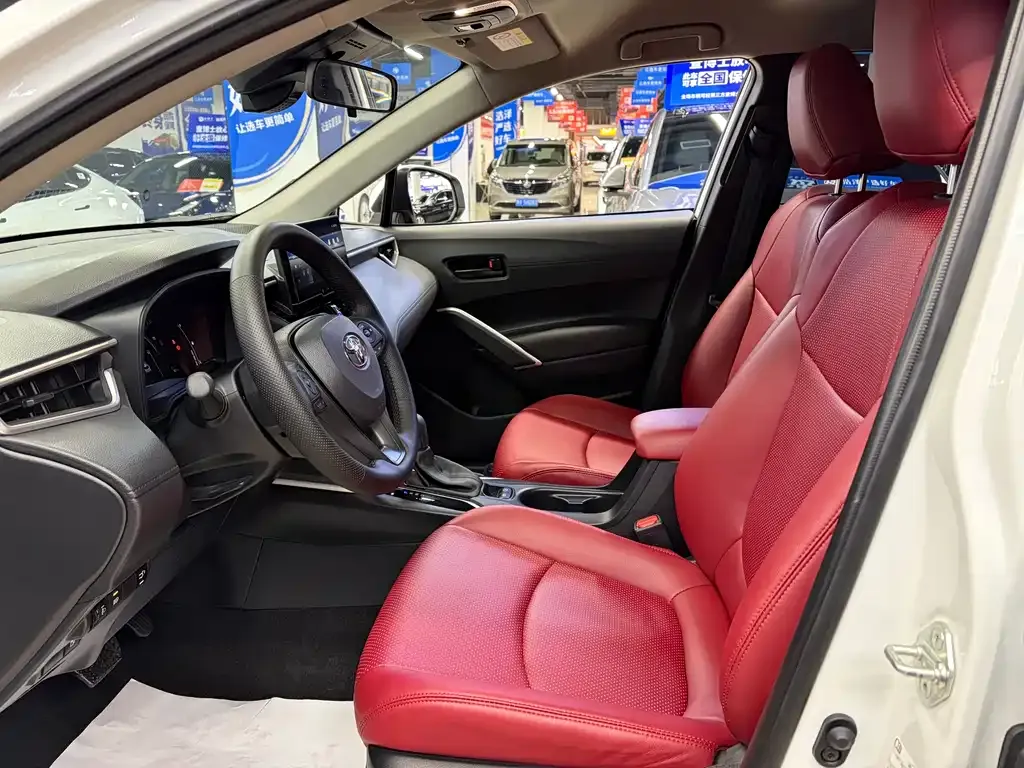 Toyota Corolla Cross 2024 из CN, фото 10