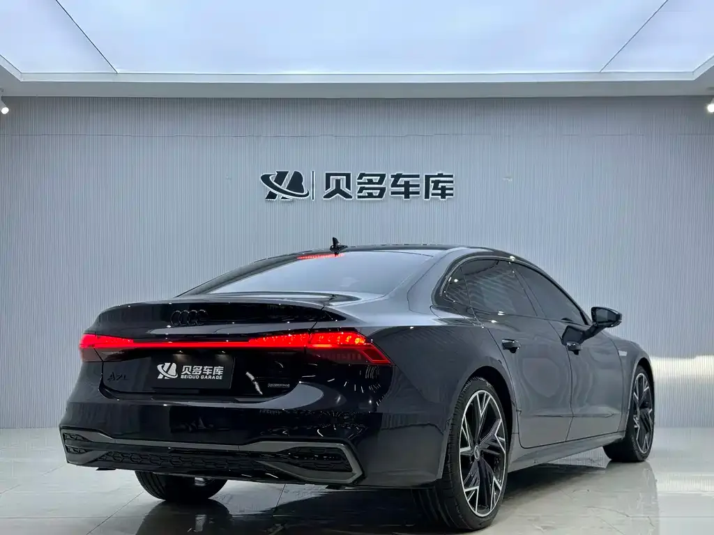 Audi A7L — фото 5