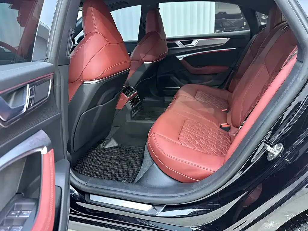 Audi A7L — фото 10