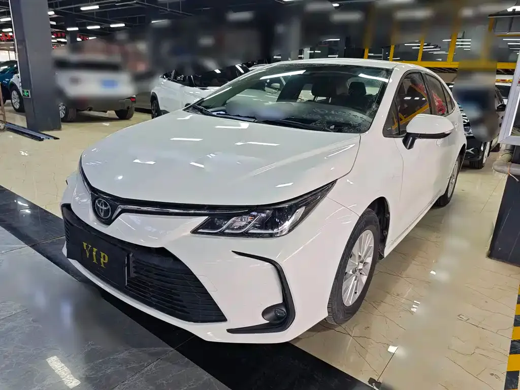 Toyota Corolla — фото 1