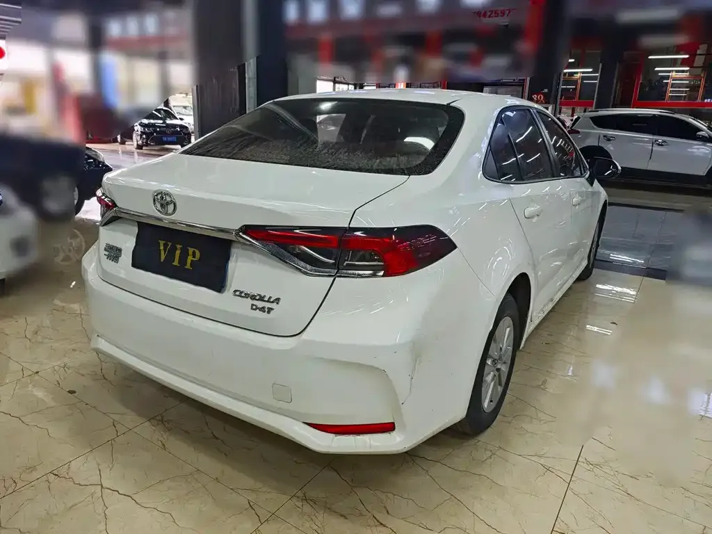 Toyota Corolla — фото 3