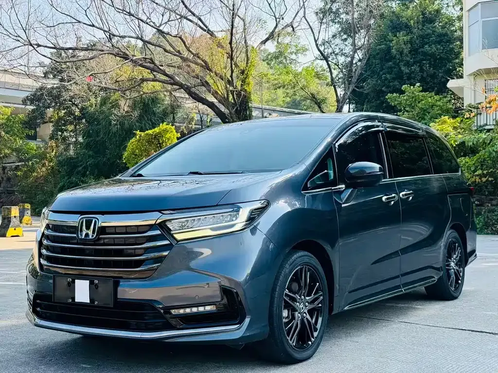Honda Odyssey — фото 1
