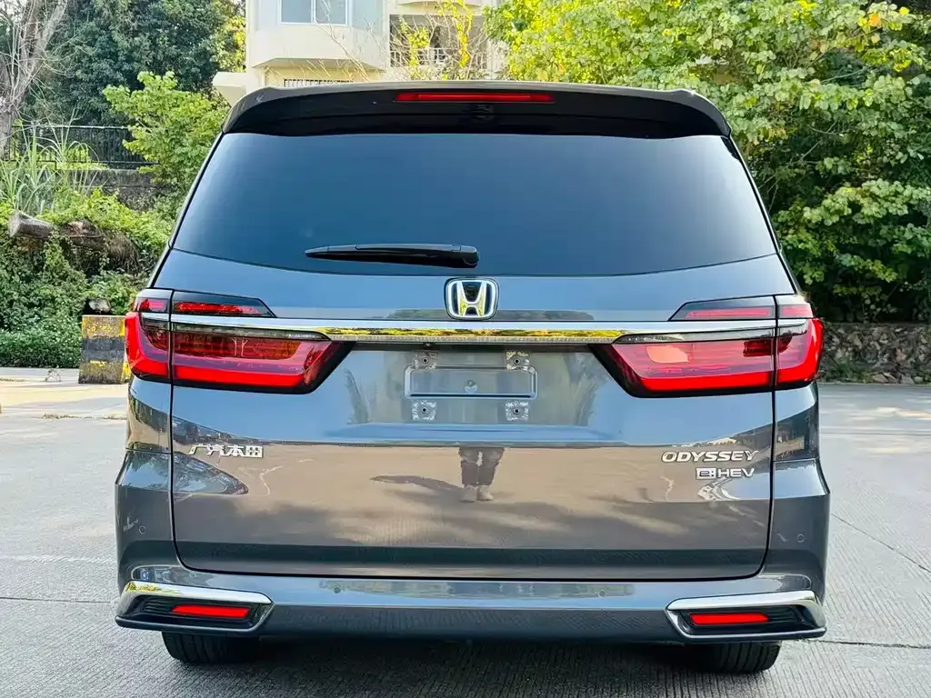 Honda Odyssey — фото 5