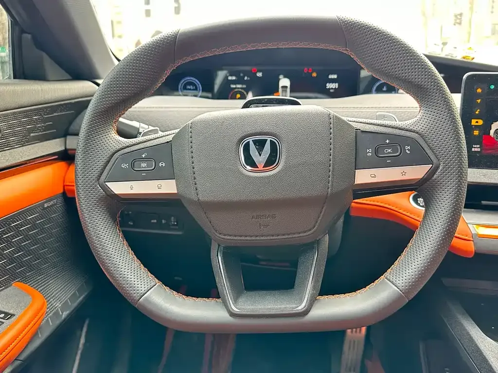 Changan UNI-V 2024 из CN, фото 8