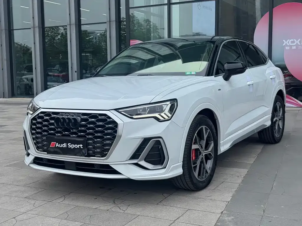 Audi Q3 Sportback 2021 из CN, фото 1