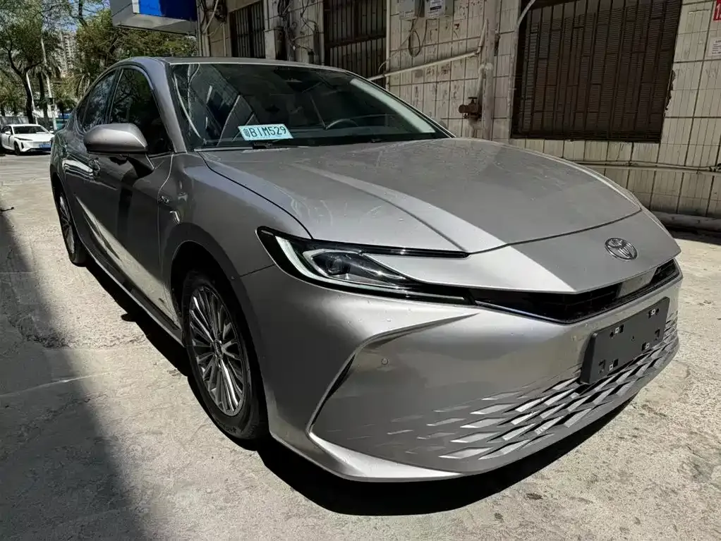 Toyota Camry — фото 10