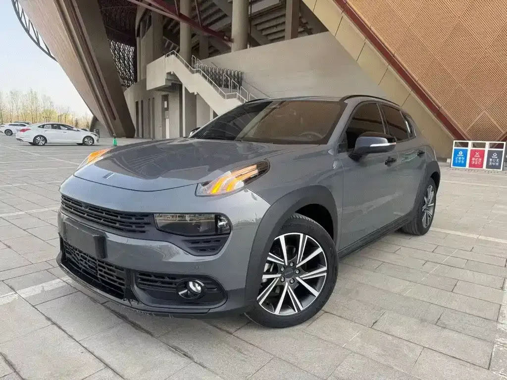 Lynk & Co 02