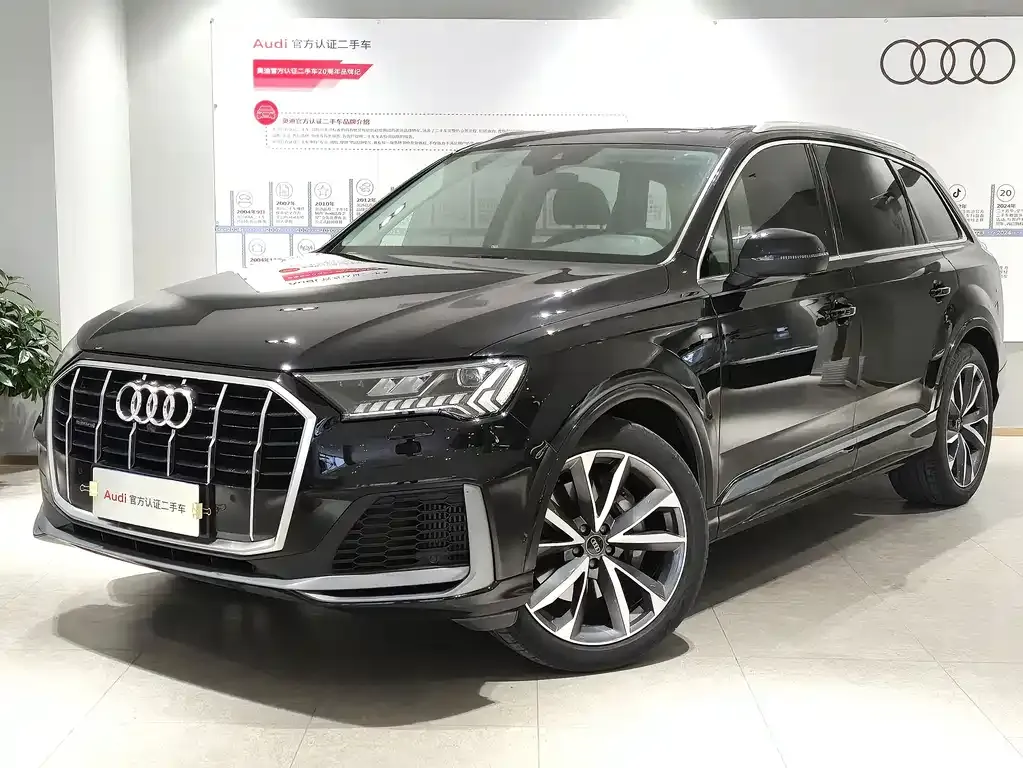 Audi Q7 — фото 1