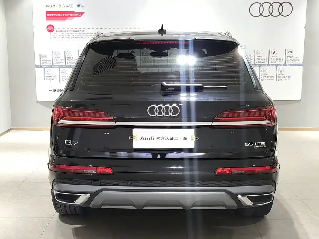 Audi Q7 — фото 9