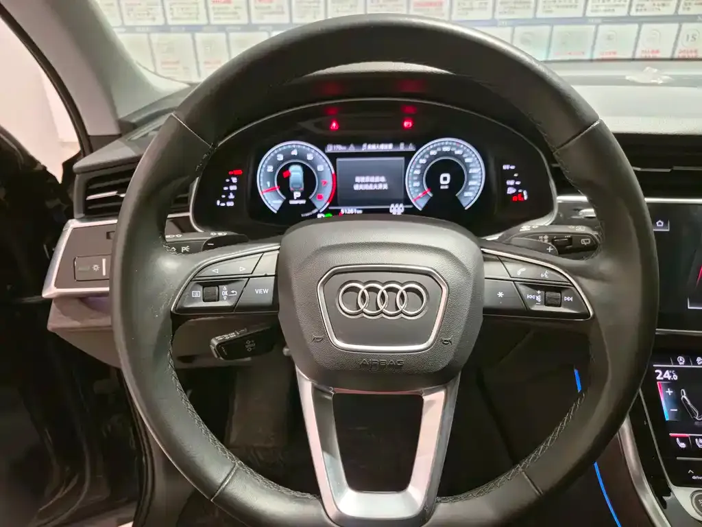 Audi Q7 — фото 3