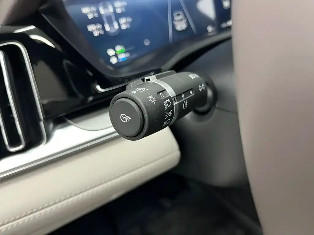 BYD PLUS New Energy — фото 2