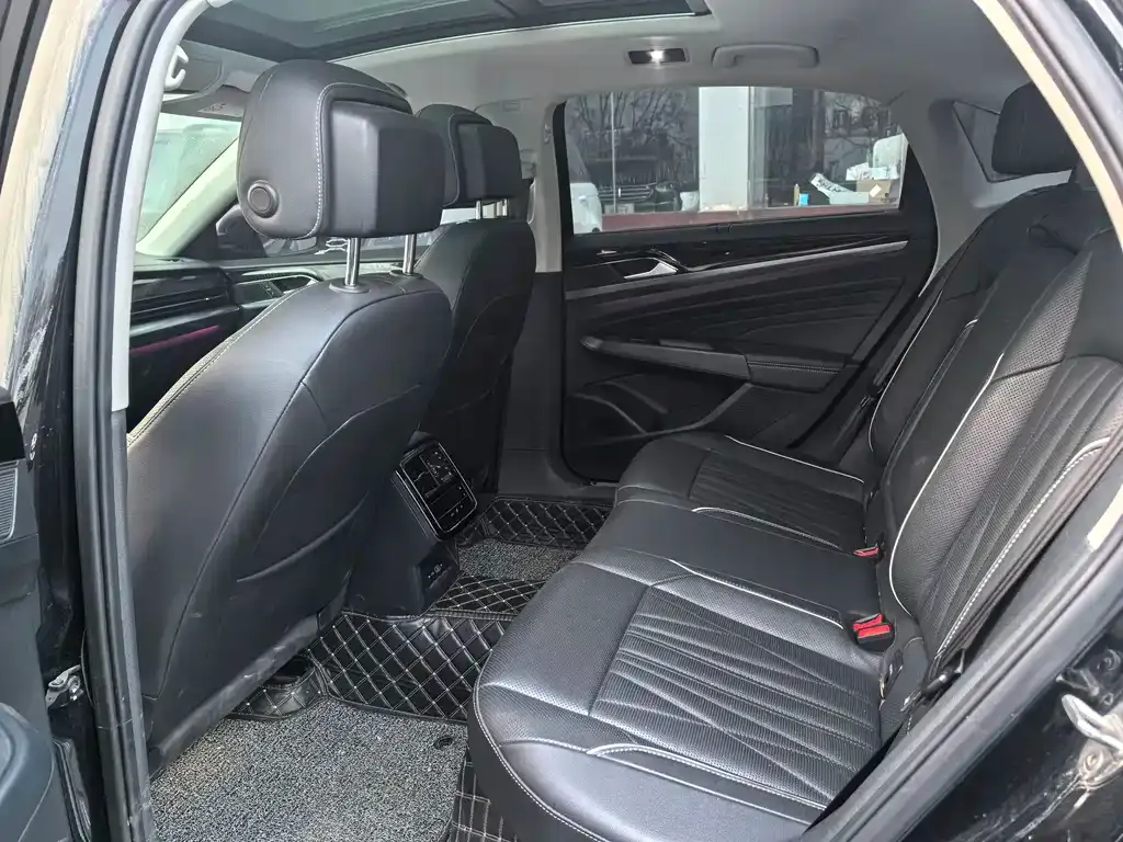 Volkswagen Passat 2022 из CN, фото 6