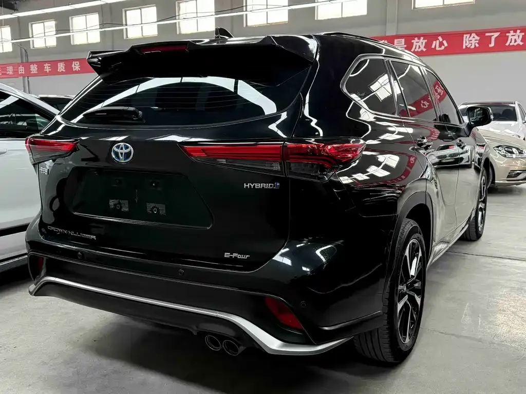 Toyota Crown Kluger 2023 из CN, фото 2