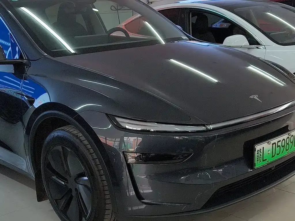 Tesla Model Y — фото 5