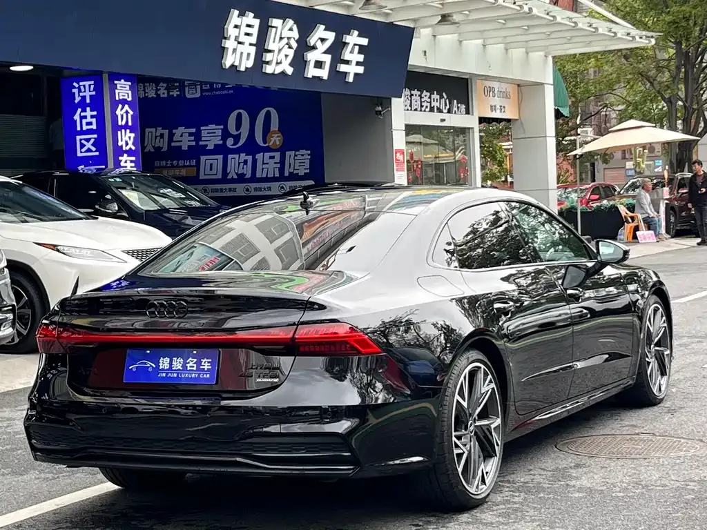 Audi A7L — фото 8