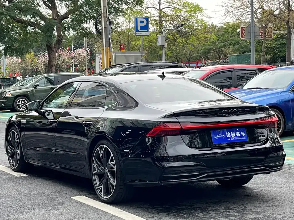 Audi A7L — фото 6