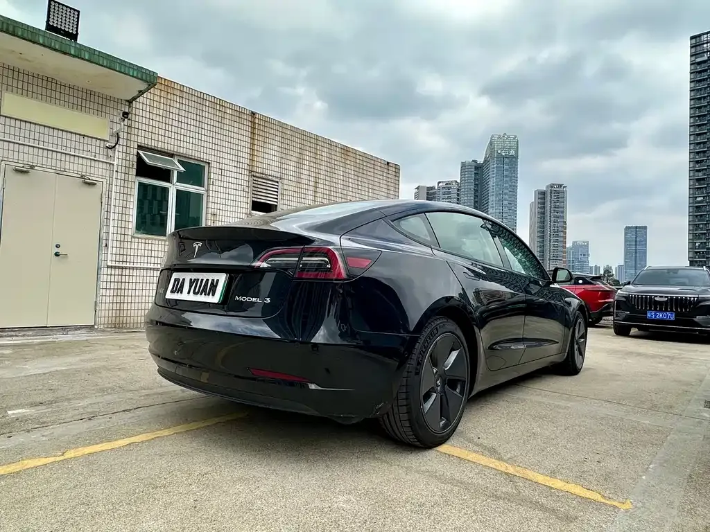 Tesla Model 3 — фото 7