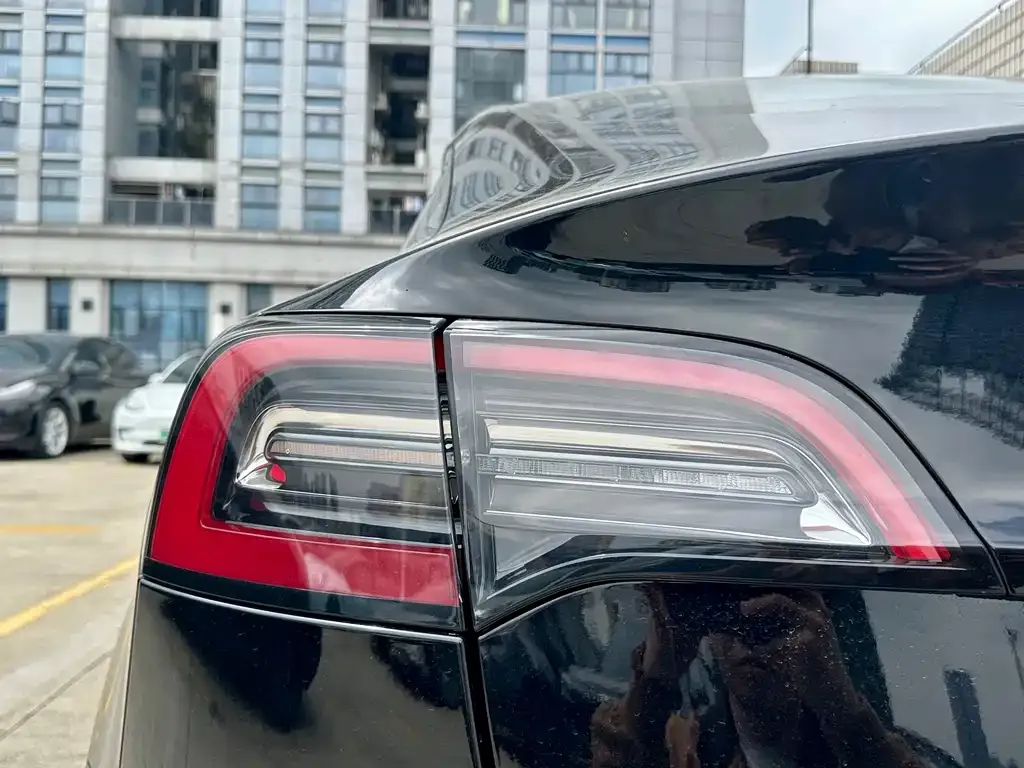 Tesla Model 3 — фото 6