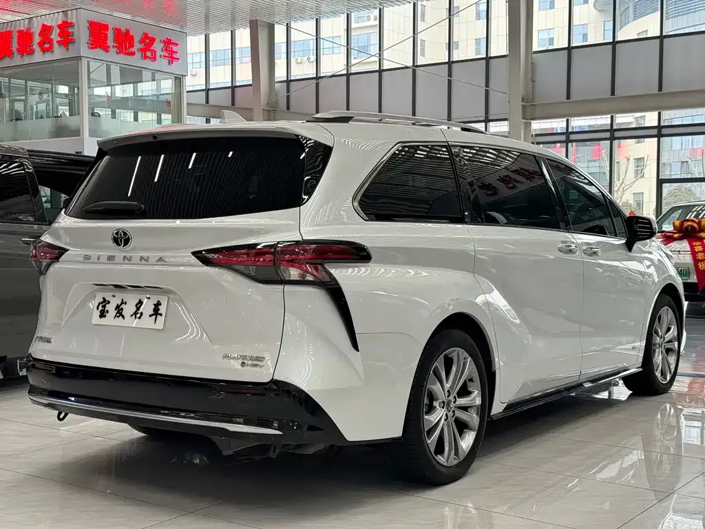 Toyota Sienna 2024 из CN, фото 7