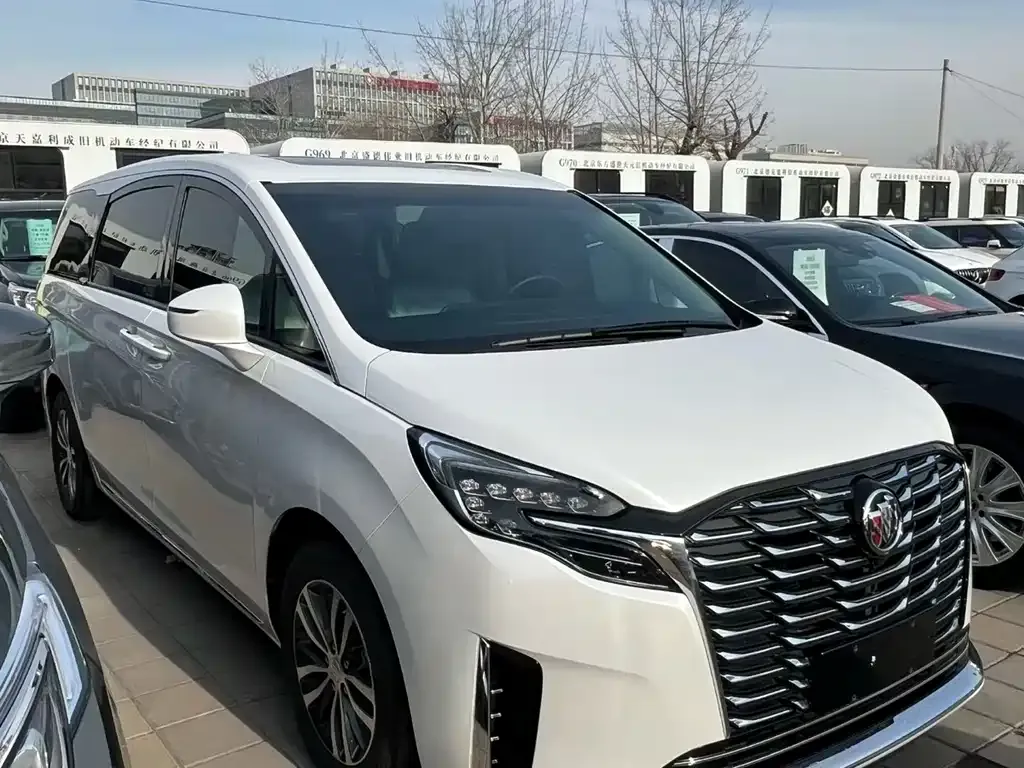 Buick GL8 2023 из CN, фото 1