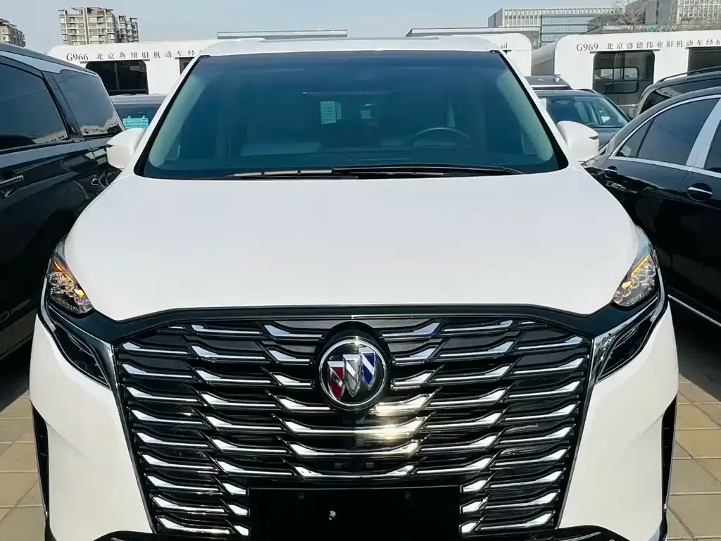 Buick GL8 2023 из CN, фото 3