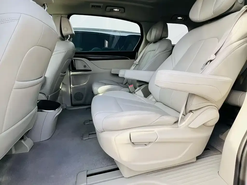 Buick GL8 2023 из CN, фото 6