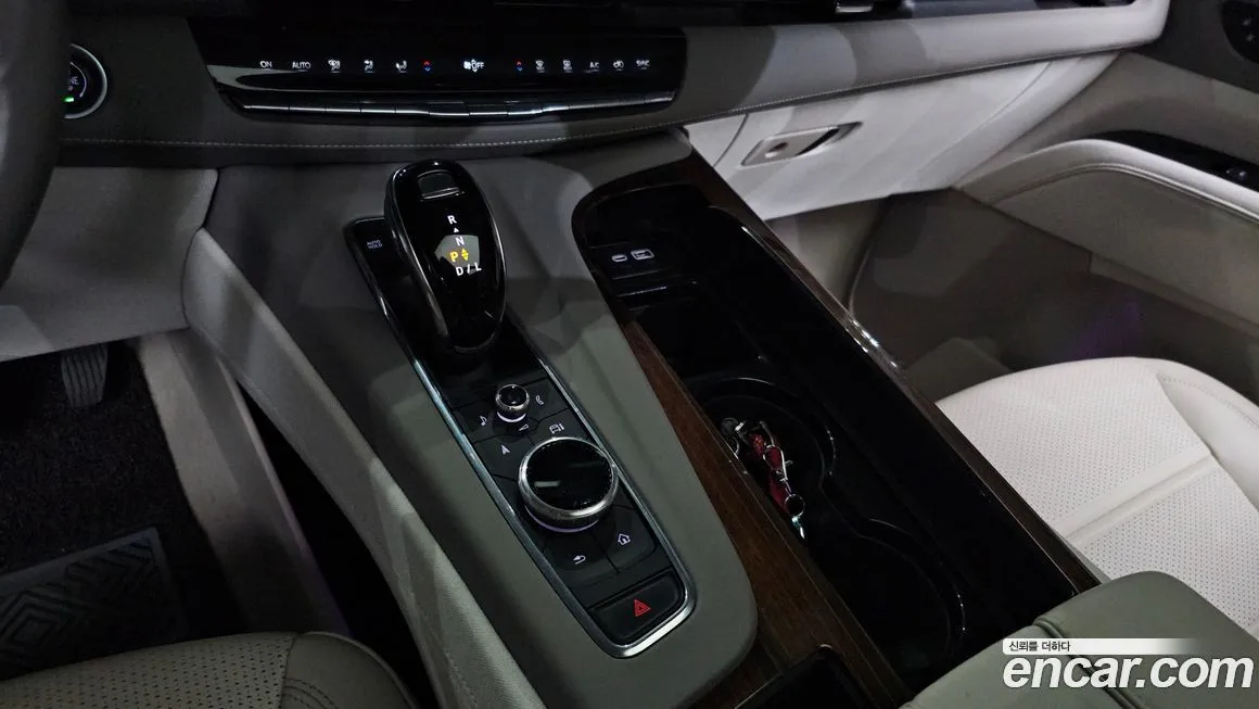 Cadillac Escalade 2023 из KR, фото 3