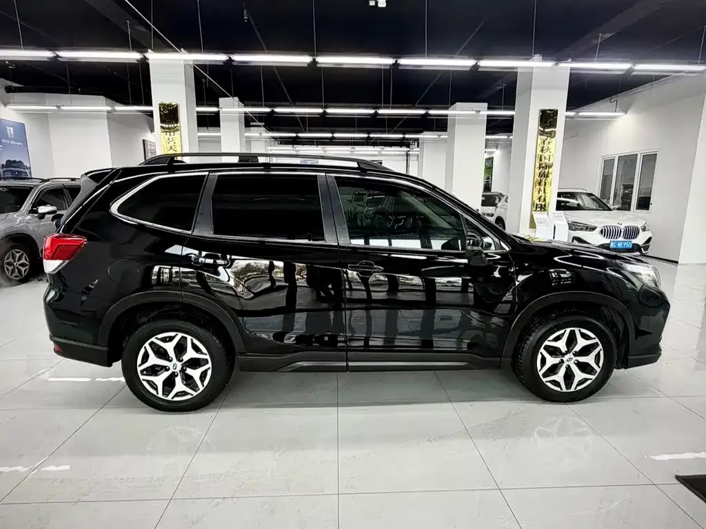 Subaru Forester — фото 5