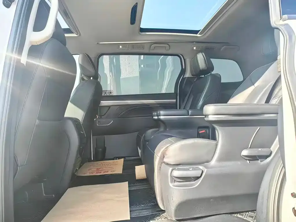 GAC Motor Trumpchi M8 — фото 8