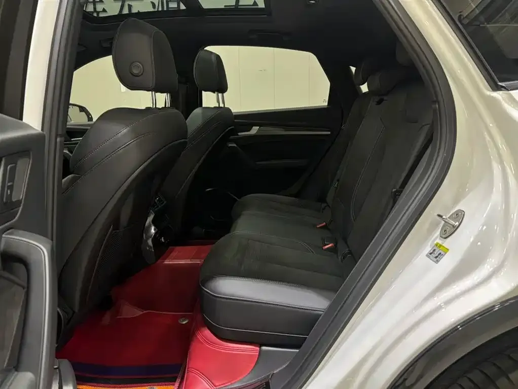 Audi Q5L Sportback 2023 из CN, фото 2