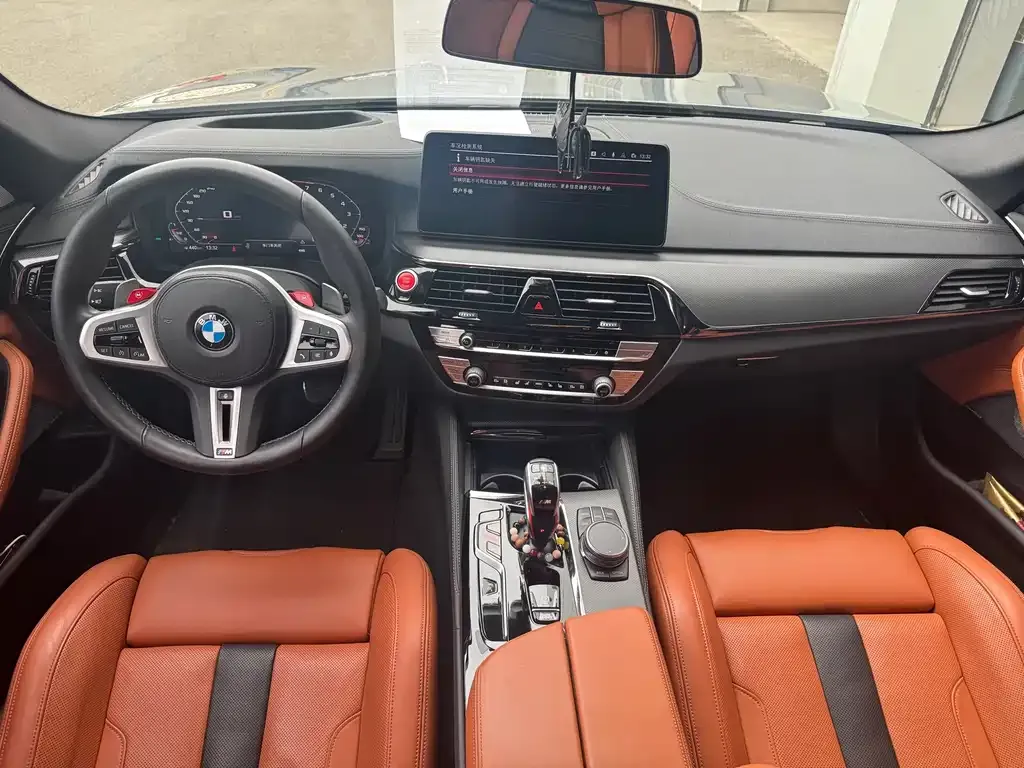BMW M5 — фото 10