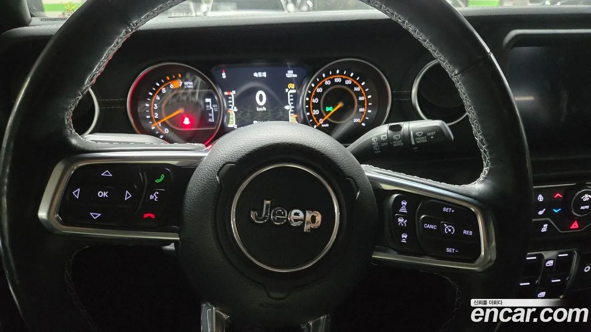 Jeep Wrangler — фото 9