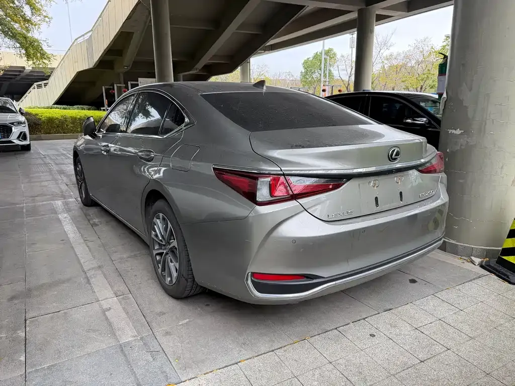 Lexus ES — фото 4