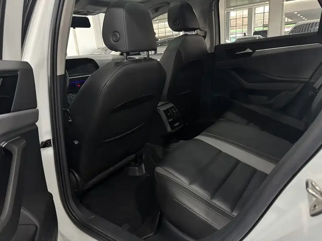 Volkswagen Sagitar 2022 из CN, фото 4