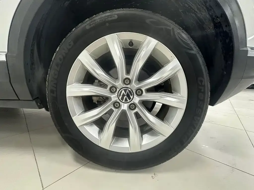 Volkswagen T-Roc 2023 из CN, фото 7