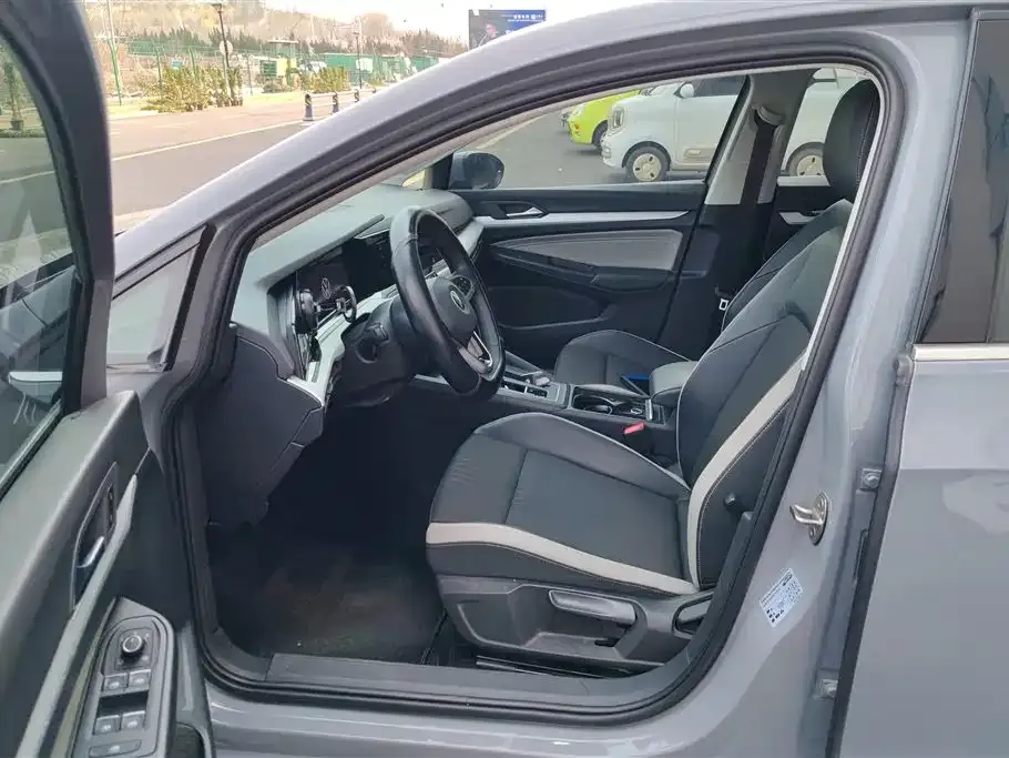 Volkswagen Golf 2022 из CN, фото 7