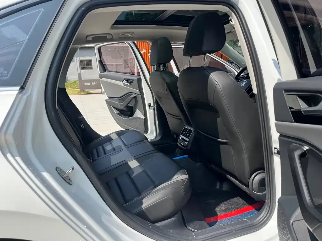 Volkswagen Sagitar 2021 из CN, фото 2