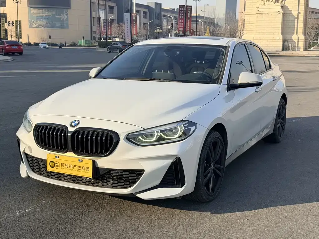BMW 1 Series 2023 из CN, фото 1