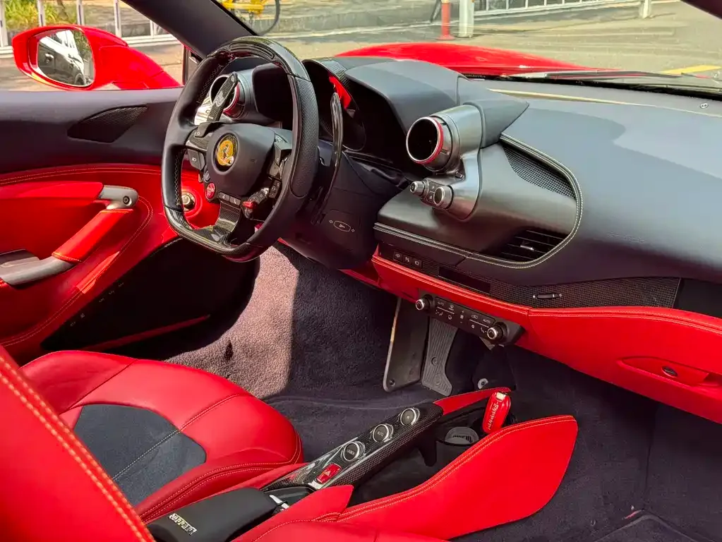Ferrari F8 — фото 5